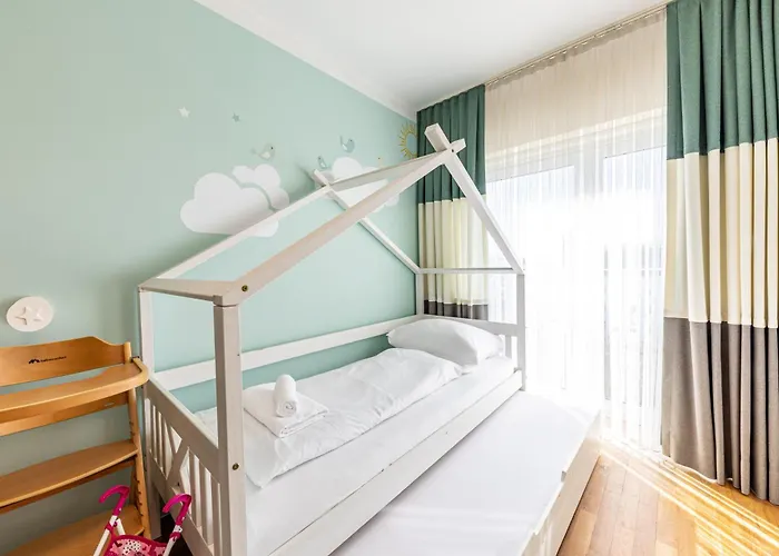 Family & Luxury By Jr Viena
